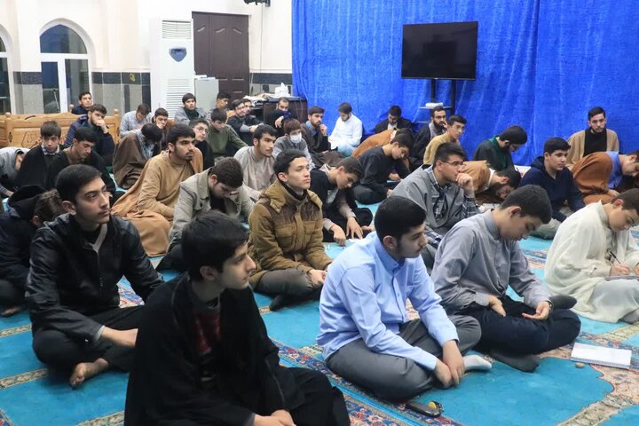 تصاویر/ نشست اخلاقی طلاب مدرسه علمیه امام خامنه ای ارومیه