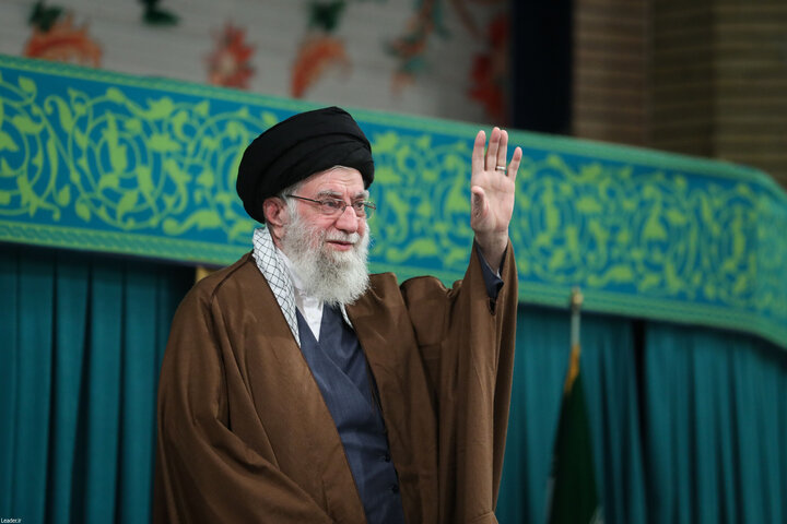 تصاویر/ دیدار هزاران نفر از زنان و دختران با رهبر معظم انقلاب