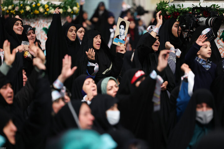 تصاویر/ دیدار هزاران نفر از زنان و دختران با رهبر معظم انقلاب