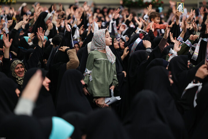 تصاویر/ دیدار هزاران نفر از زنان و دختران با رهبر معظم انقلاب