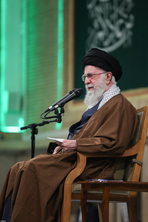 تصاویر/ دیدار هزاران نفر از زنان و دختران با رهبر معظم انقلاب