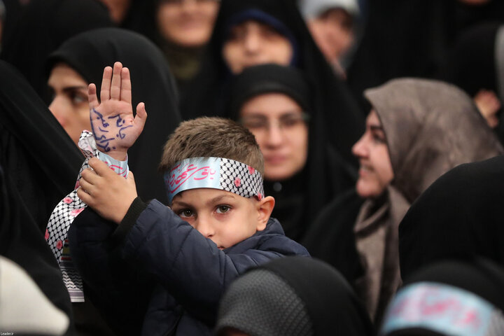 تصاویر/ دیدار هزاران نفر از زنان و دختران با رهبر معظم انقلاب