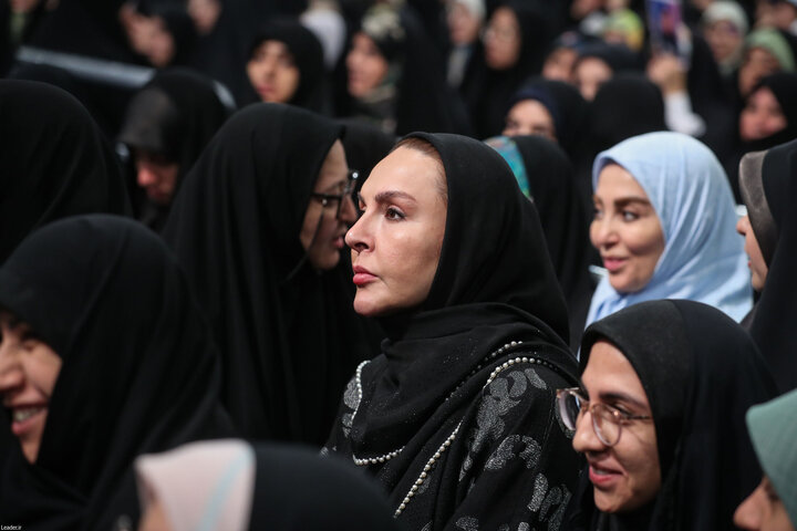 تصاویر/ دیدار هزاران نفر از زنان و دختران با رهبر معظم انقلاب