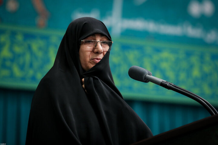 تصاویر/ دیدار هزاران نفر از زنان و دختران با رهبر معظم انقلاب