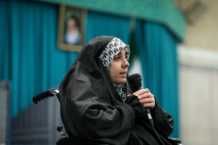 تصاویر/ دیدار هزاران نفر از زنان و دختران با رهبر معظم انقلاب