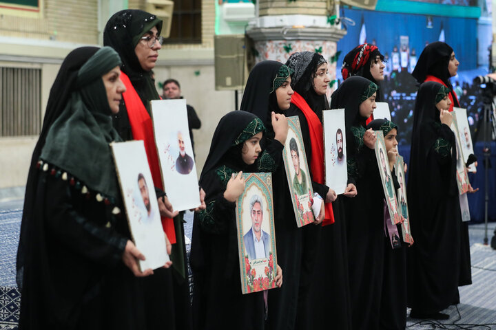 تصاویر/ دیدار هزاران نفر از زنان و دختران با رهبر معظم انقلاب