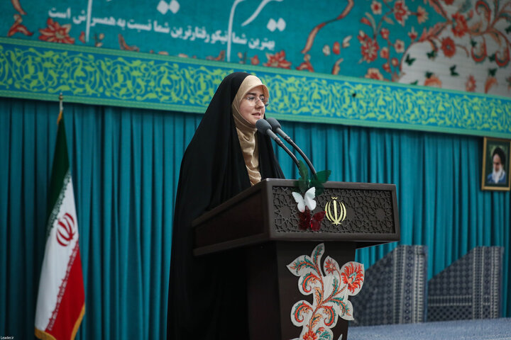 تصاویر/ دیدار هزاران نفر از زنان و دختران با رهبر معظم انقلاب