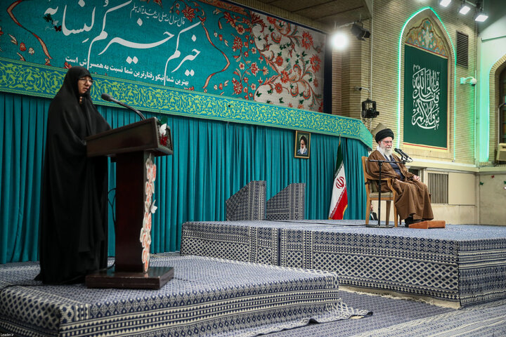تصاویر/ دیدار هزاران نفر از زنان و دختران با رهبر معظم انقلاب