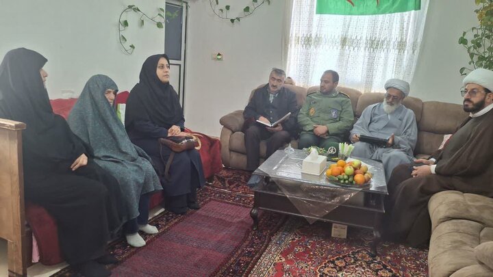 تصاویر/تجلیل از مادران شهدای تفرش در سالروز وفات حضرت ام‌البنین(س)