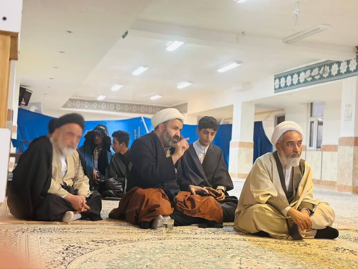 تصاویر/ آیین عزاداری وفات حضرت ام‌البنین(س) در مدرسه علمیه الغدیر نراق