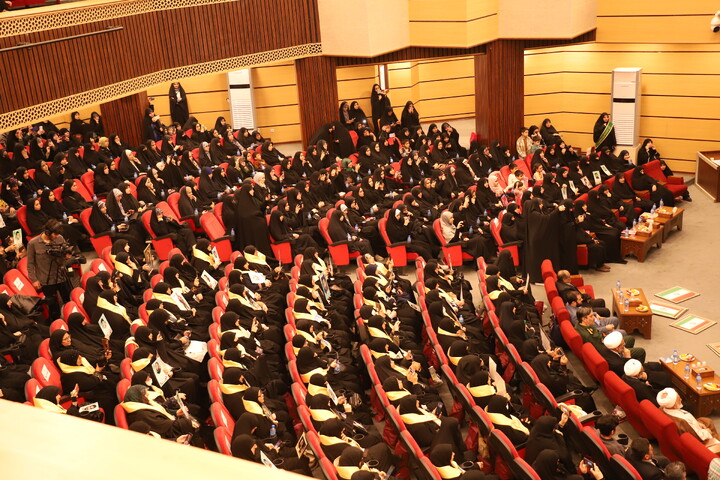 تصاویر/ گردهمایی همسران شهدا در دانشگاه قم