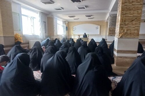 نقش چهارگانه ظاهر، نگاه، رفتار و کلام در تربیت دینی دختران اثر گذار است