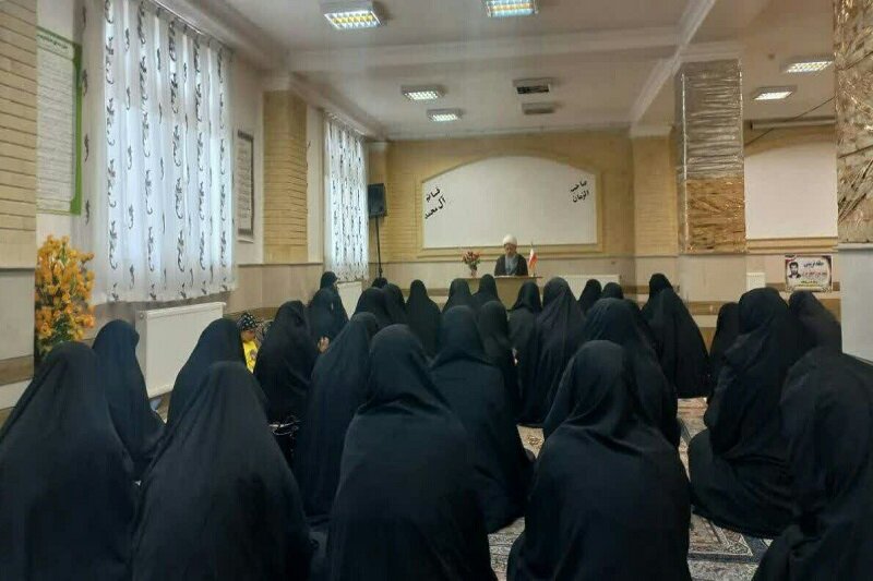 هماندیشی ماهانه مبلغان طرح امین در هرسین برگزار شد+عکس