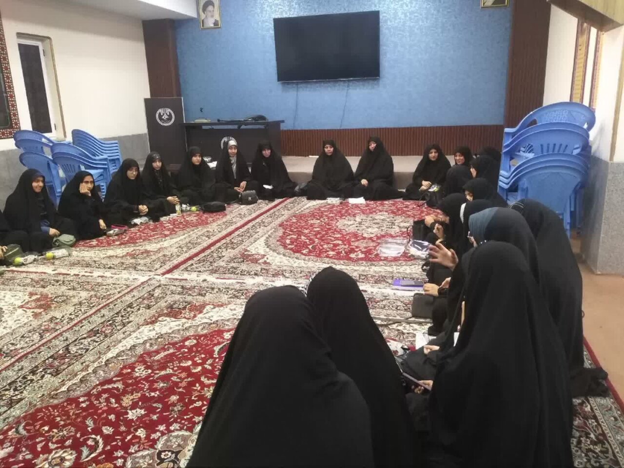 برگزاری نشست طلاب و دانشجویان بسیجی اردکان با محوریت «تبیین پیام تاریخی امام خمینی(ره)» +تصاویر