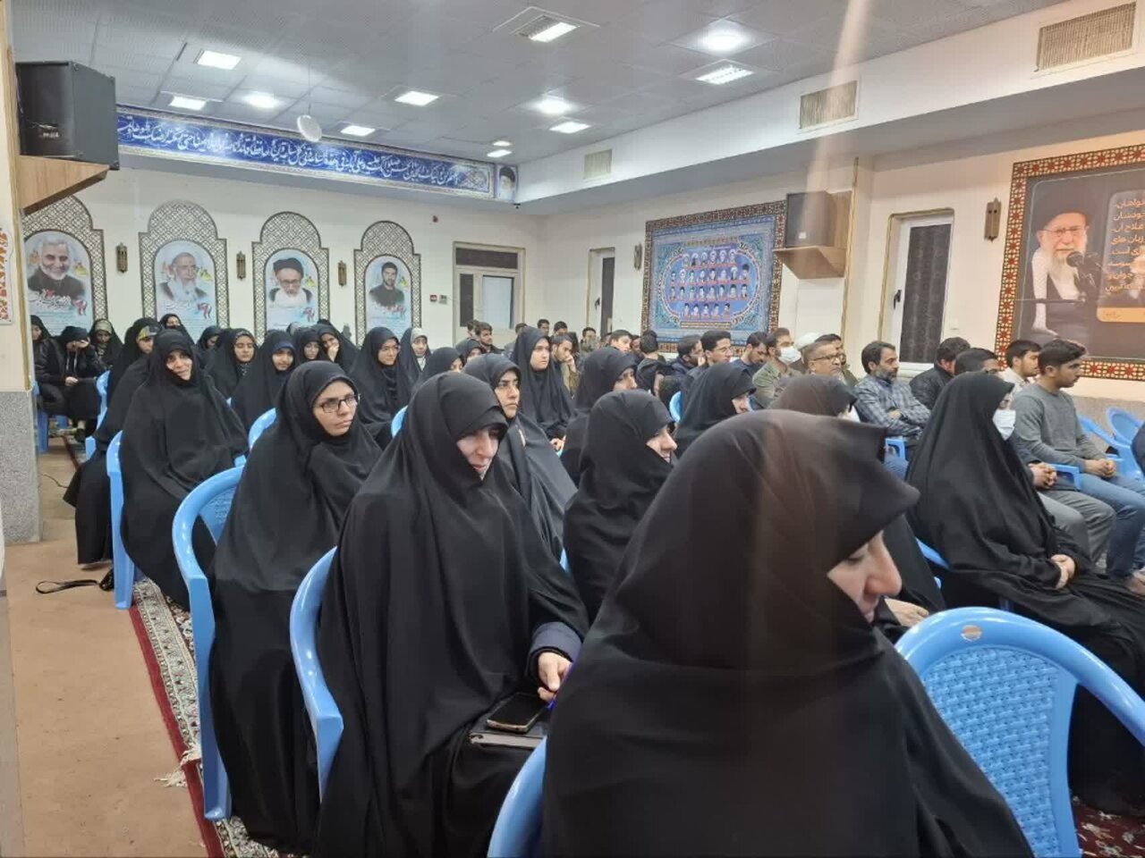 برگزاری نشست طلاب و دانشجویان بسیجی اردکان با محوریت «تبیین پیام تاریخی امام خمینی(ره)» +تصاویر