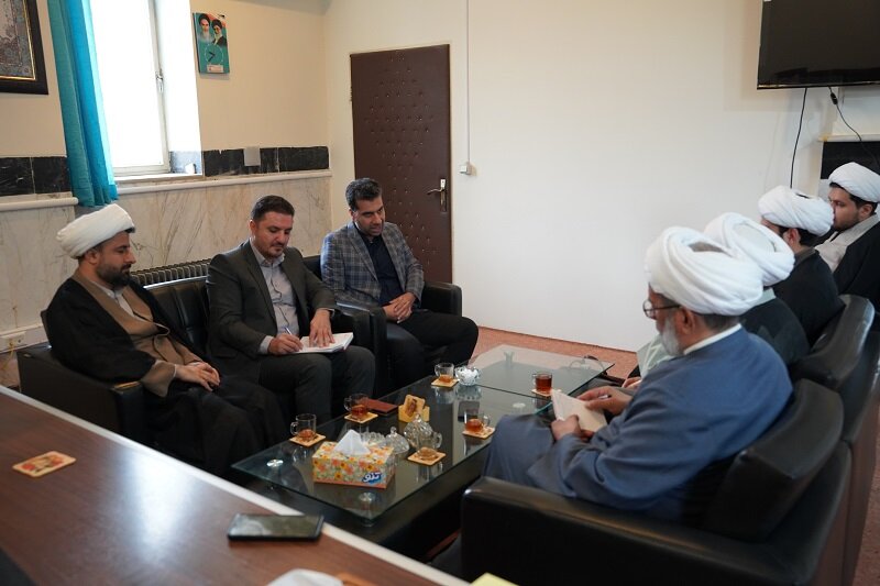 گروههای جهادی، الگویی موفق در خدمت رسانی به مردم هستند