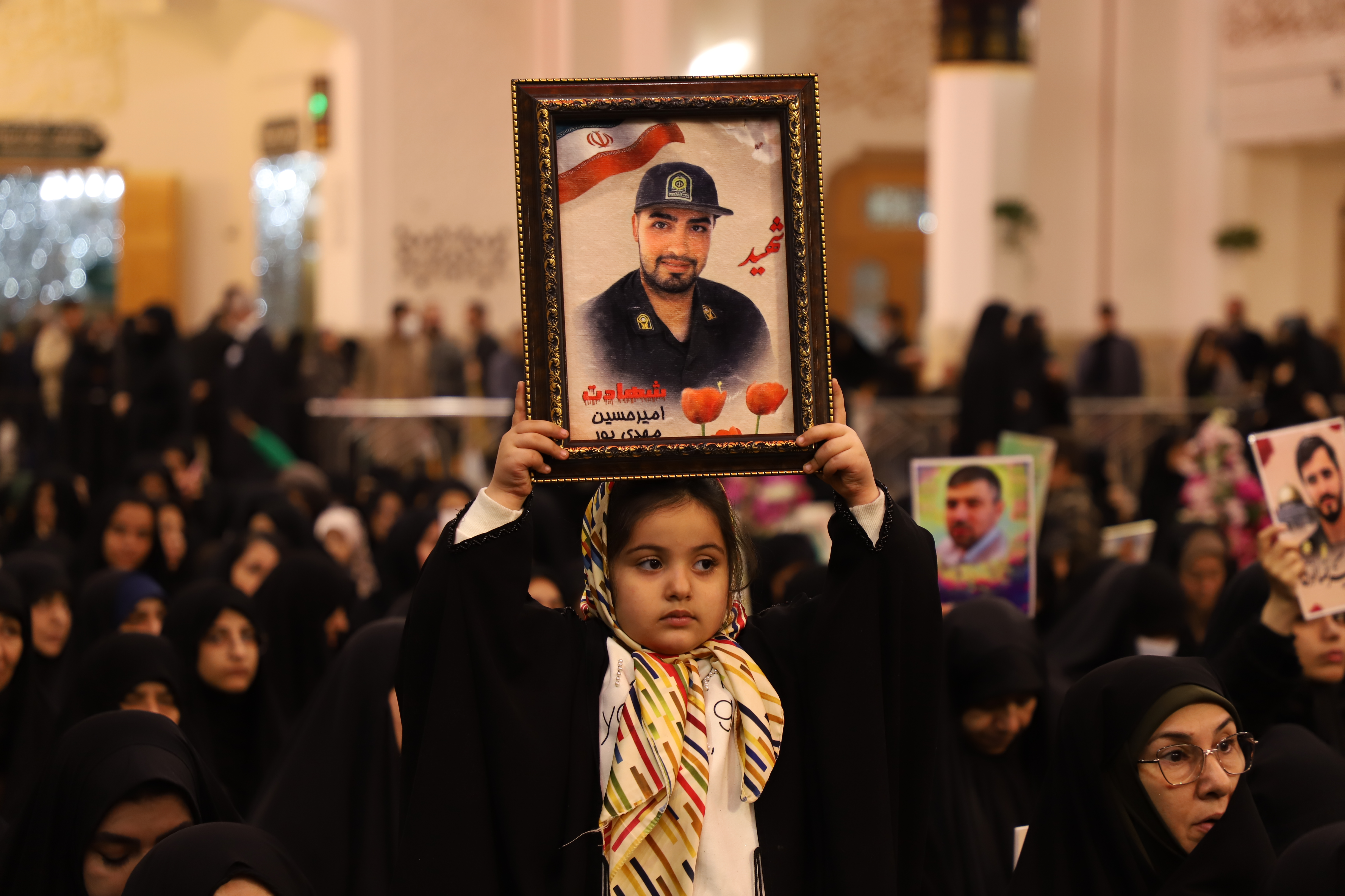 تصاویر/ حرم حضرت معصومہؑ میں شہدا کی ماں اور شریکِ حیات کے اعزاز میں تقریب کا انعقاد