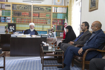 دشمنان در پی گرفتن هویت الهی از نسل جوان‌اند