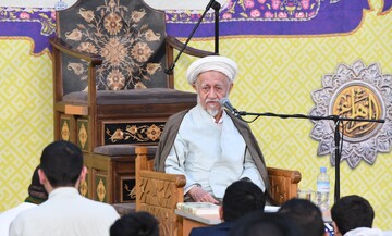 تنها راه رسیدن به کمال، نماز آگاهانه و حضور قلبی است