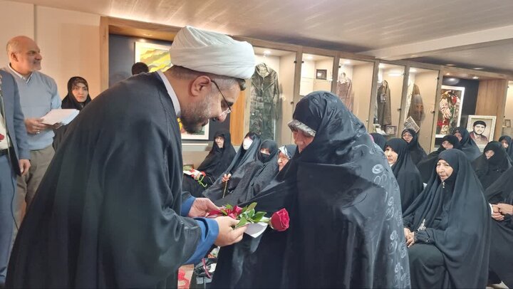 تصاویر/ تکریم از مادران و همسران معظم شهدای دماوند به‌ مناسبت وفات حضرت ام البنین‌(س)