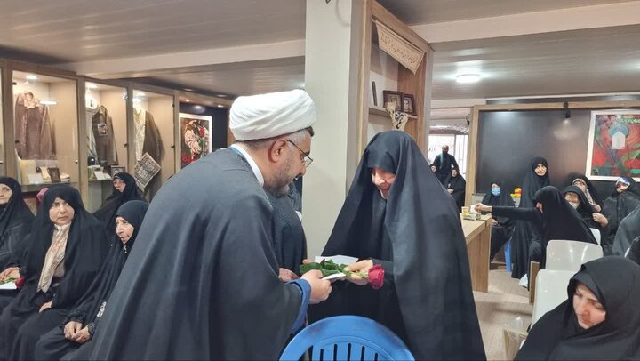 تصاویر/ تکریم از مادران و همسران معظم شهدای دماوند به‌ مناسبت وفات حضرت ام البنین‌(س)