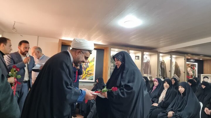 تصاویر/ تکریم از مادران و همسران معظم شهدای دماوند به‌ مناسبت وفات حضرت ام البنین‌(س)