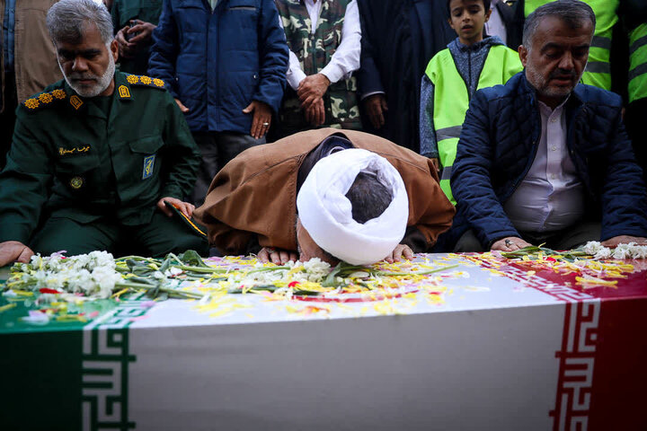 تصاویر / مراسم تشییع و تدفین شهید گمنام با حضور نماینده ولی فقیه در استان قزوین