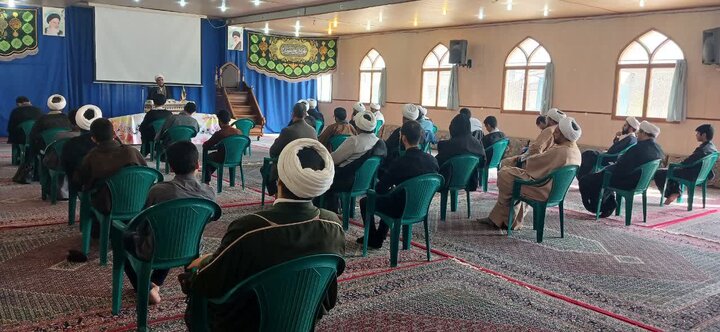 تصاویر/ نشست علمی پژوهشی «نقش تاریخ در فقه» آران و بیدگل