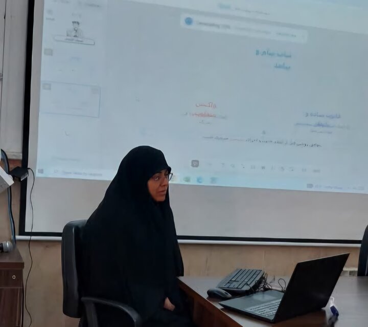 تصاویر/ کارگاه آموزشی پاورپوینت با استفاده از هوش مصنوعی در مدرسه علمیه تخصصی فاطمیه کرمان