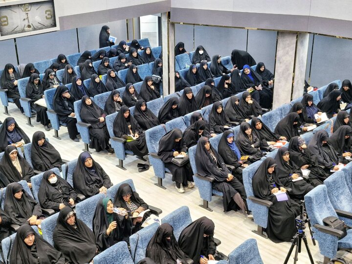 تصاویر/ دوره توانمند سازی طلاب فعال در آموزش و پرورش( معلم تمدن ساز)