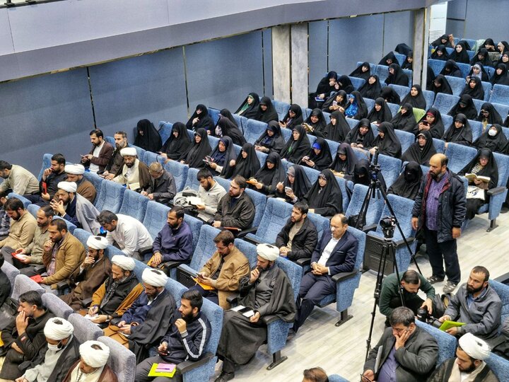 تصاویر/ دوره توانمند سازی طلاب فعال در آموزش و پرورش( معلم تمدن ساز)