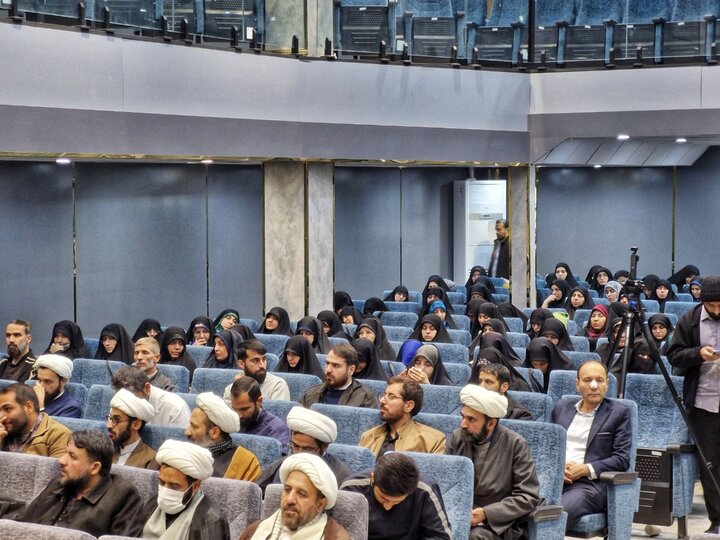 تصاویر/ دوره توانمند سازی طلاب فعال در آموزش و پرورش( معلم تمدن ساز)
