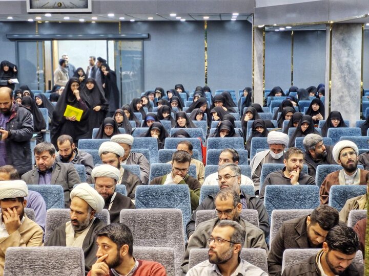 تصاویر/ دوره توانمند سازی طلاب فعال در آموزش و پرورش( معلم تمدن ساز)