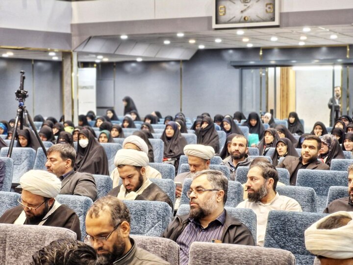 تصاویر/ دوره توانمند سازی طلاب فعال در آموزش و پرورش( معلم تمدن ساز)