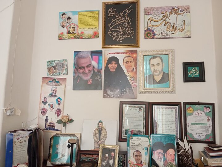 تصاویر/ دیدار با مادر شهید حسین بادپا توسط طلاب مدرسه علمیه تخصصی حضرت زینب کبری(س) رفسنجان