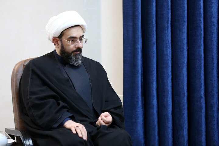 تصاویر/ دیدار رئیس ستاد ملی بزرگداشت مقام زن و مادر با آیت الله اعرافی