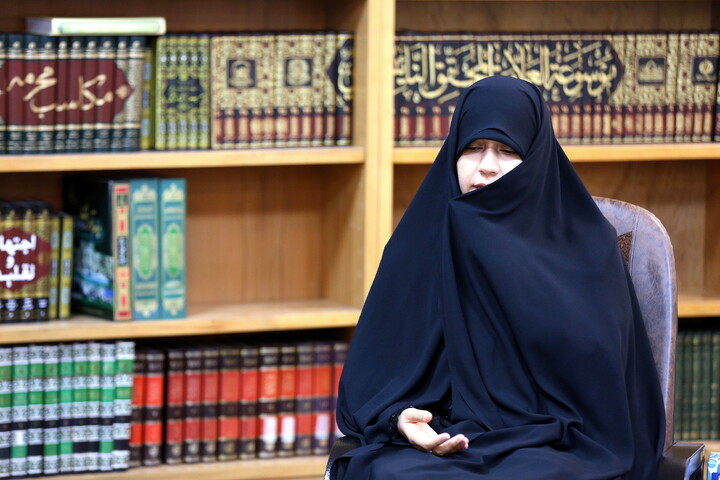 تصاویر/ دیدار رئیس ستاد ملی بزرگداشت مقام زن و مادر با آیت الله اعرافی