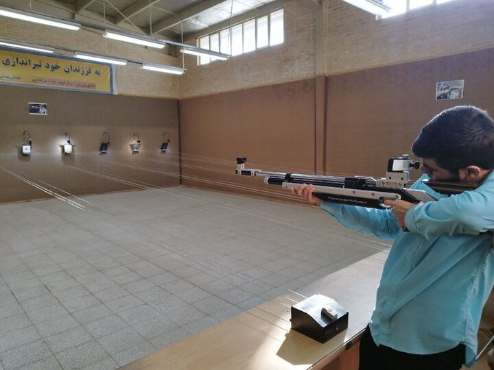 تصاویر/ مسابقات تیراندازی طلاب مدارس علمیه منطقه کاشان