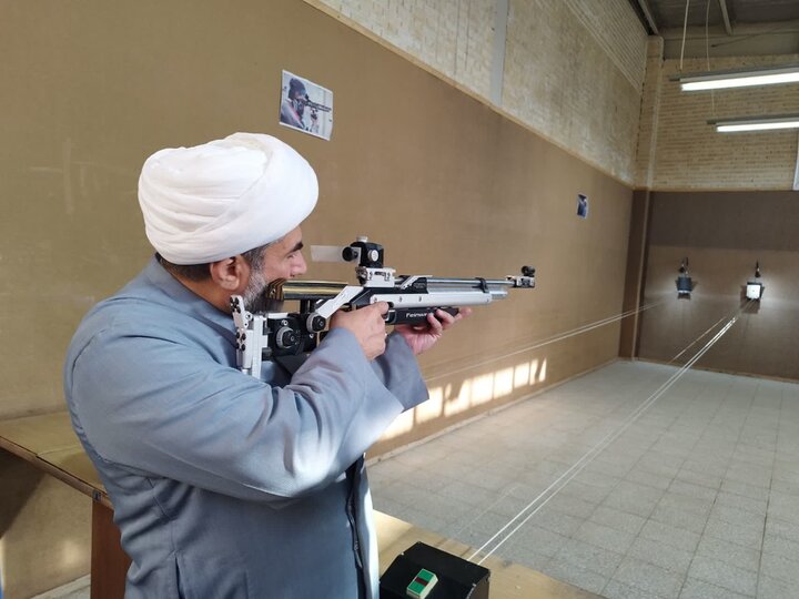 تصاویر/ مسابقات تیراندازی طلاب مدارس علمیه منطقه کاشان