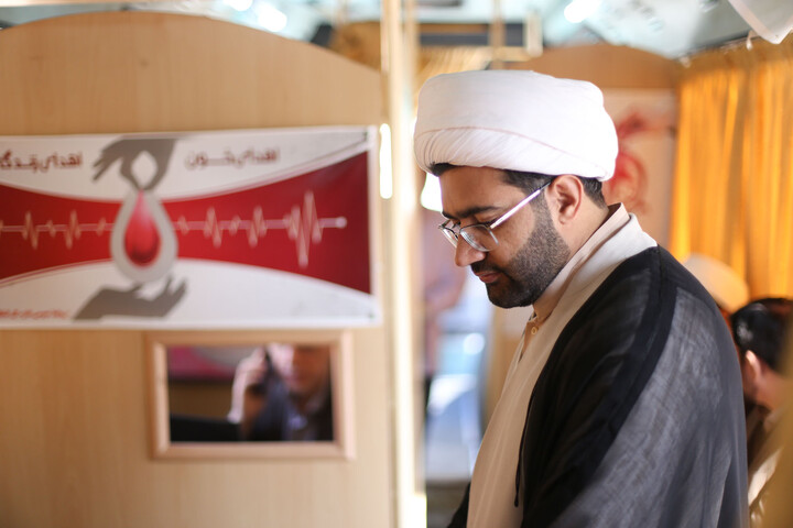 تصاویر|  پويش اهداي خون در حوزه علمیه بیرجند