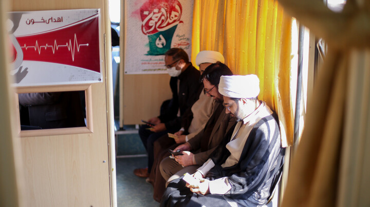 تصاویر|  پويش اهداي خون در حوزه علمیه بیرجند