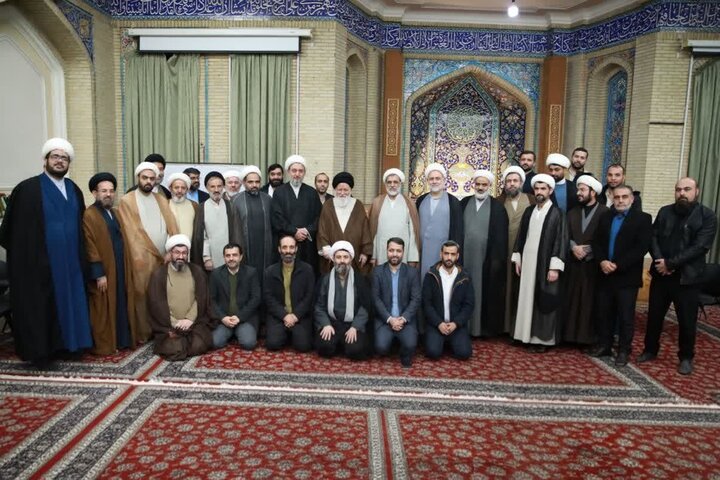 تصاویر/ دیدار جمعی ازاعضای مرکز ارتباطات حوزه و نظام،با نماینده ولی فقیه درخراسان رضوی