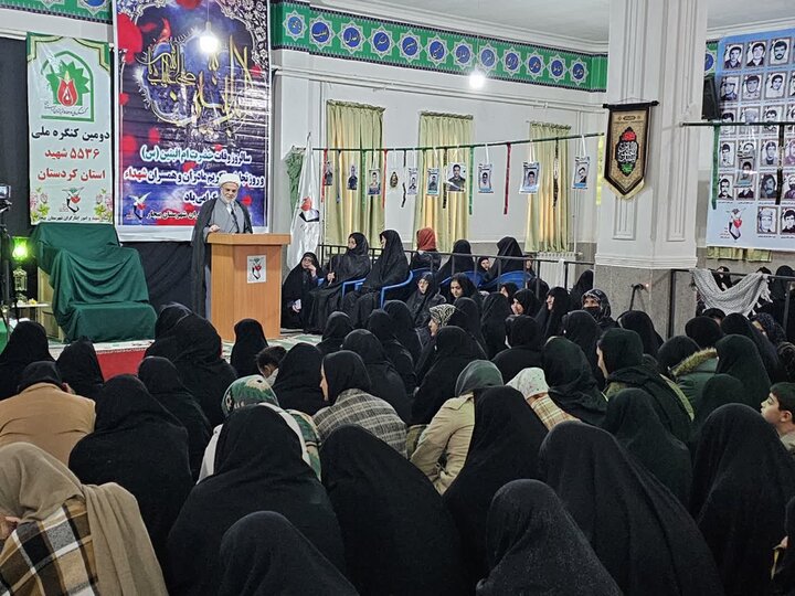 تصاویر/مراسم وفات حضرت ام‌البنین(س) تکریم مادران و همسران معظم شهدا در بیجار