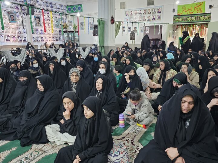 تصاویر/مراسم وفات حضرت ام‌البنین(س) تکریم مادران و همسران معظم شهدا در بیجار