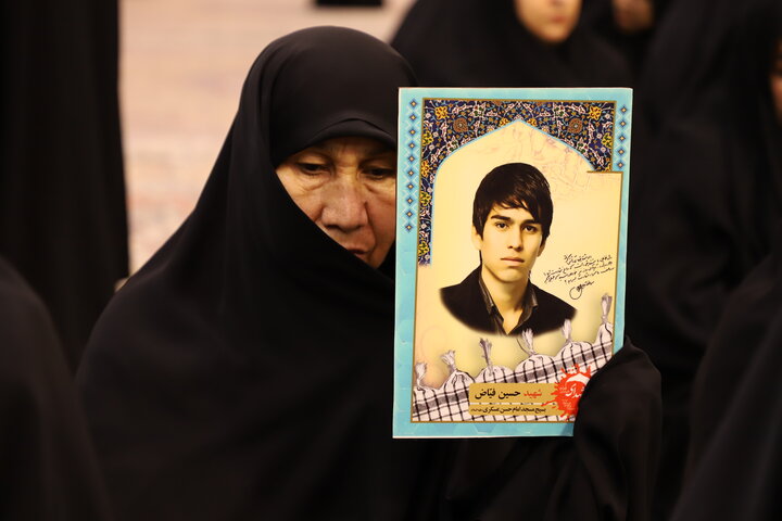 تصاویر/ آیین ملی و سراسری تجلیل از مادران و همسران شهدا در حرم مطهر حضرت فاطمه معصومه (س)