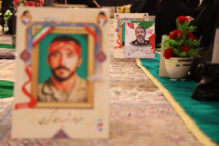 تصاویر/ آیین ملی و سراسری تجلیل از مادران و همسران شهدا در حرم مطهر حضرت فاطمه معصومه (س)