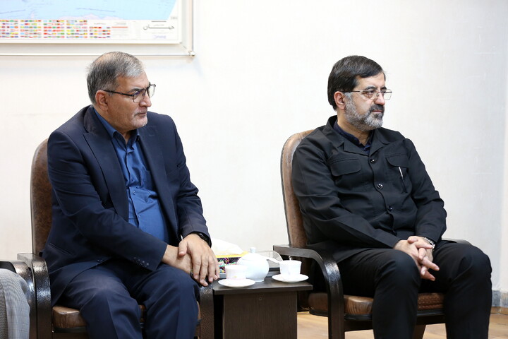 تصاویر/ دیدار معاون سازمان برنامه و بودجه کشور با آیت الله اعرافی