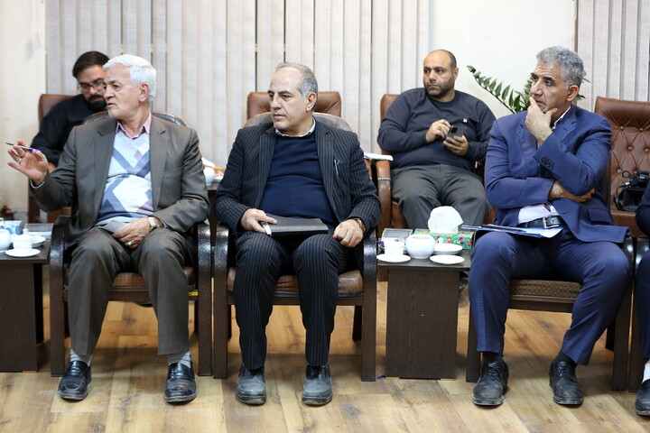 تصاویر/ دیدار معاون سازمان برنامه و بودجه کشور با آیت الله اعرافی