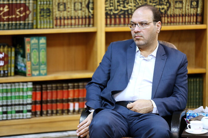 تصاویر/ دیدار معاون سازمان برنامه و بودجه کشور با آیت الله اعرافی