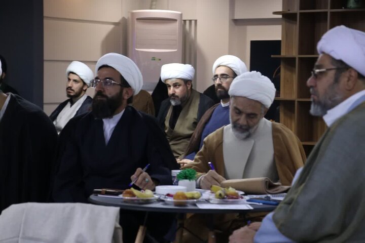 تصاویر/ اولین نشست معارف اسلام ناب در استان مرکزی